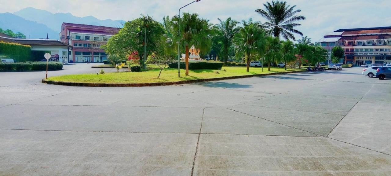 Tinidee Hotel Ranong Dış mekan fotoğraf